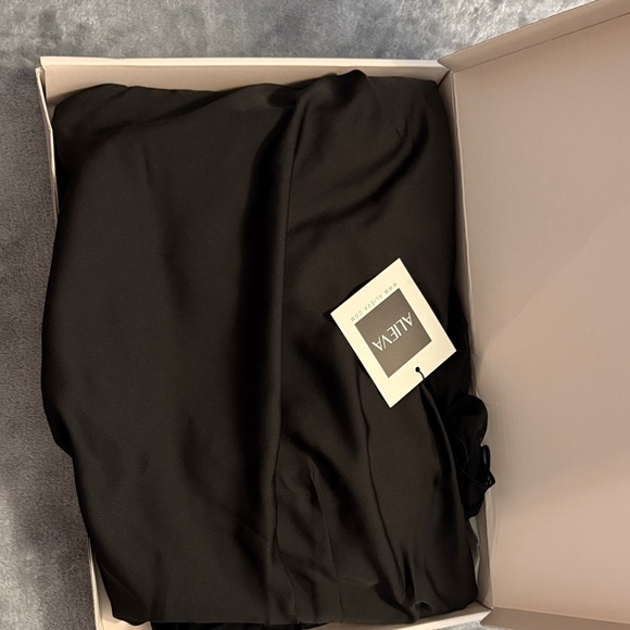 Aliava draped corset mini dress - Picture 8 of 8